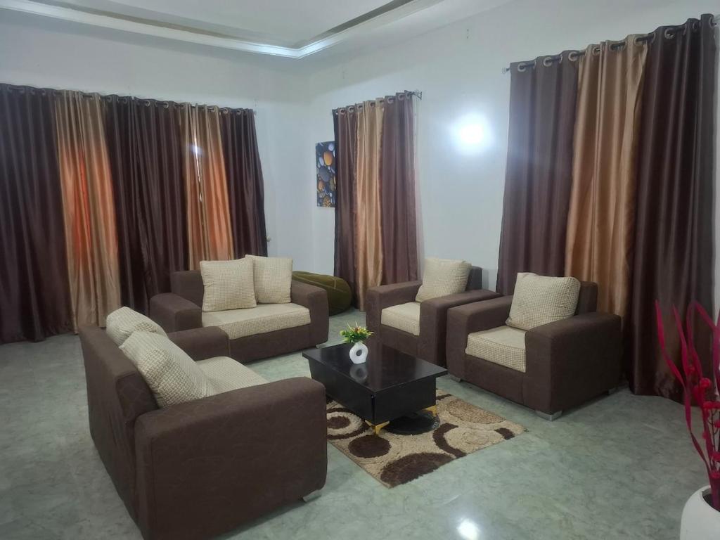 Galeriebild der Unterkunft Serene Service Apartment in the heart of Rayfield in Jos