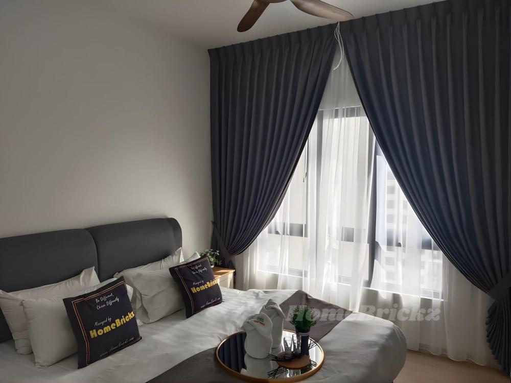 Χώρος καθιστικού στο M Luna Residence by Homebrickz