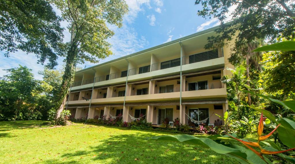 Zahrada ubytování Karahe Beach Hotel