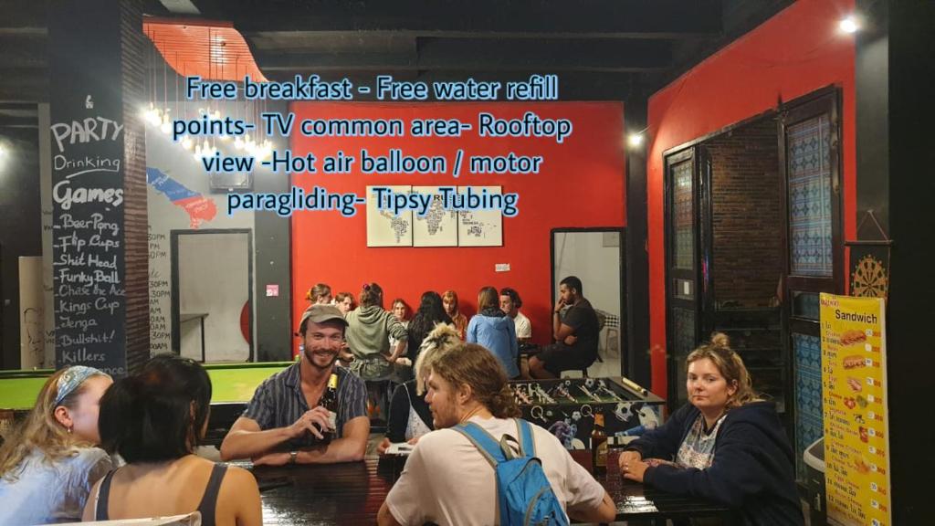 Hosté ubytování Vangvieng Rock Backpacker Rooftop Hostel