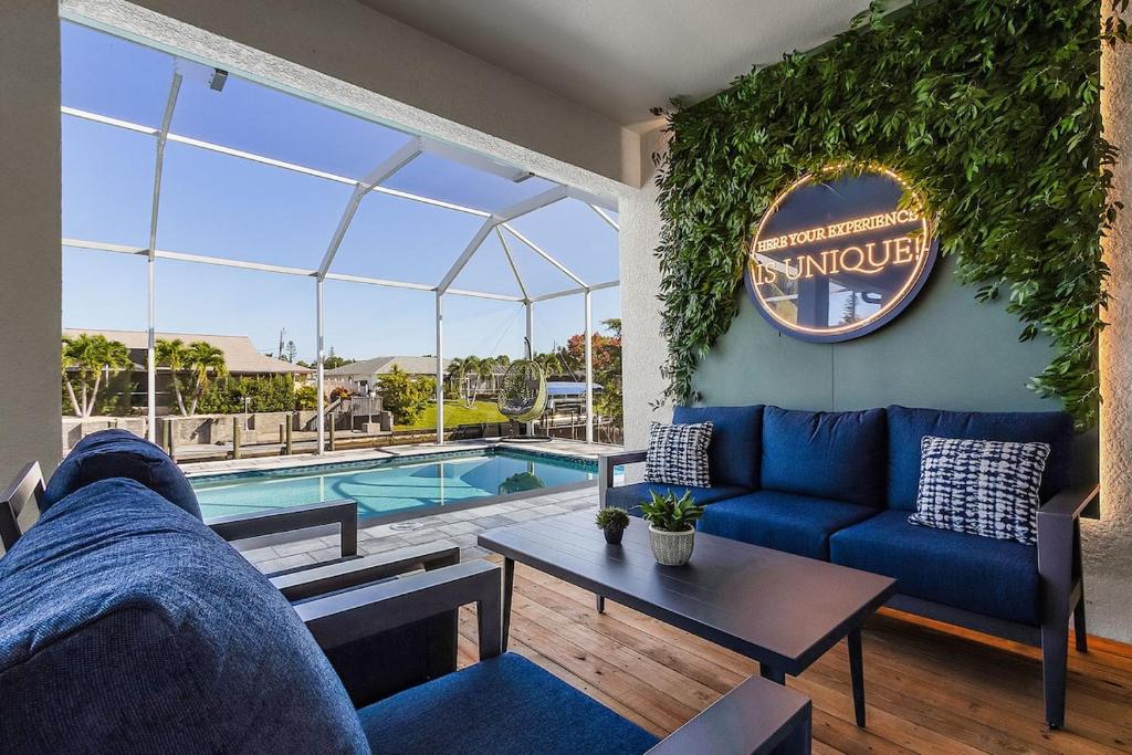 Πισίνα στο ή κοντά στο Unique Paradise 5BR, KING Bed, 3BA, GYM, POOL, BBQ