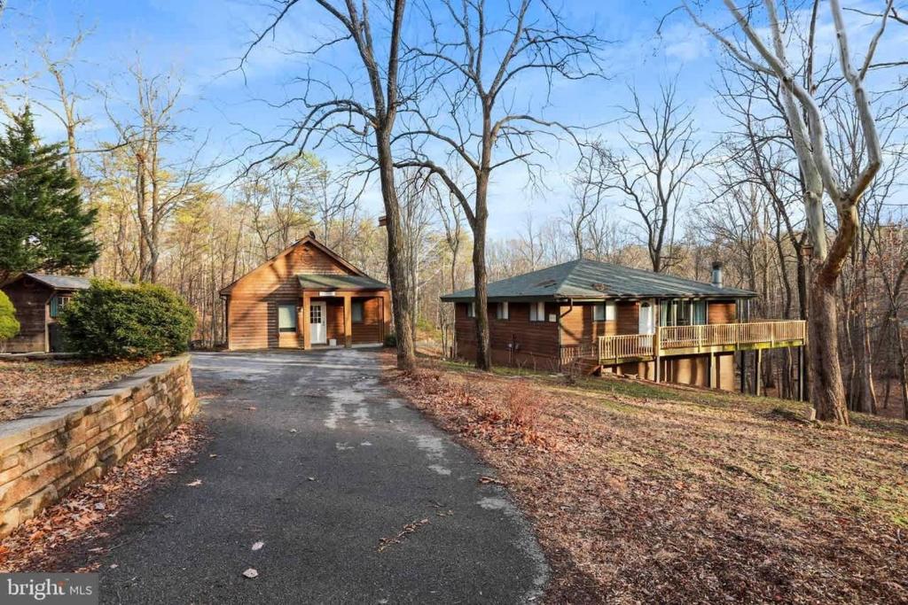 Здание шале