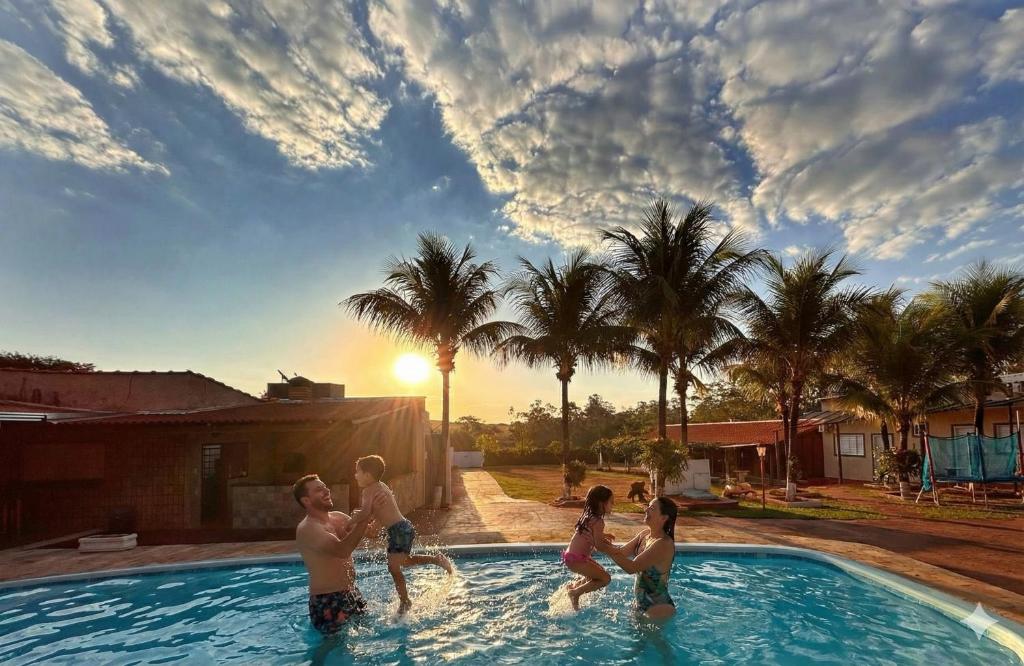 Bazén v ubytování POUSADA POR DO SOL nebo v jeho okolí