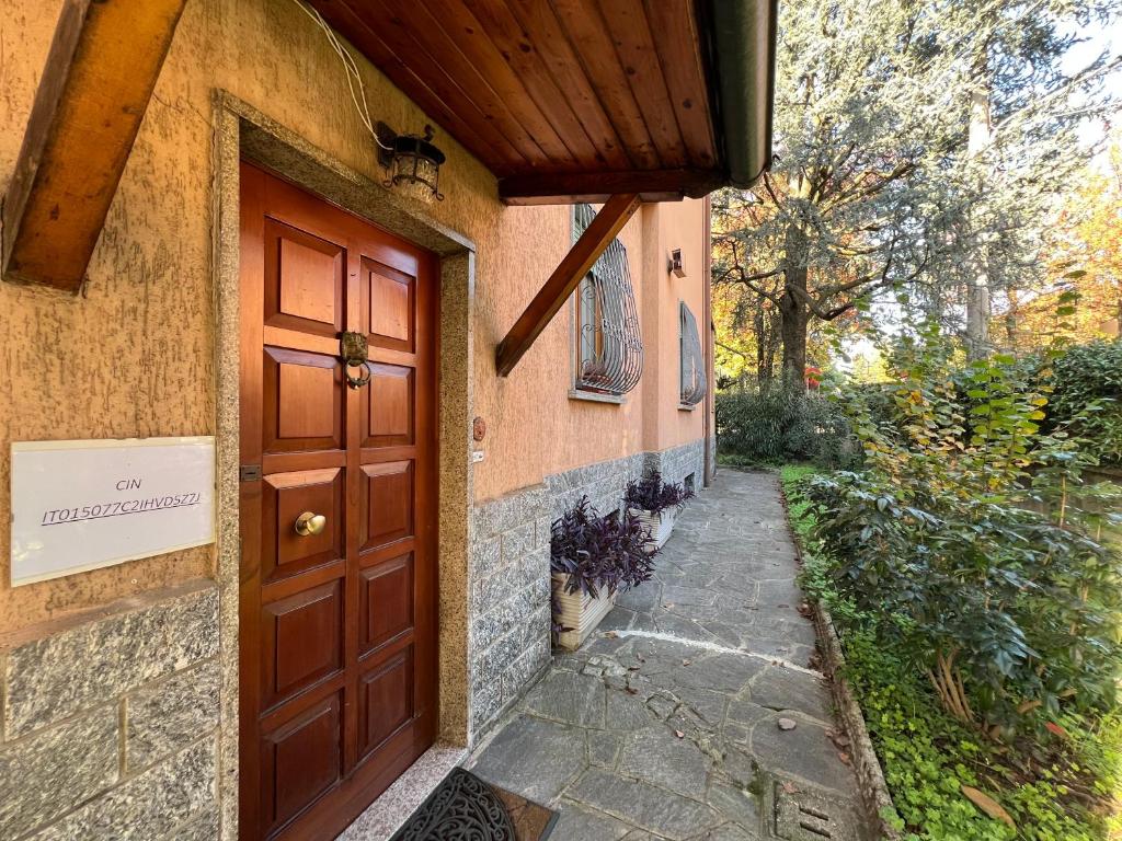 Το κτήριο όπου στεγάζεται  το διαμέρισμα