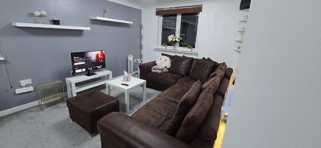 Stylish 2-Bed Apartment in Newport, Perfect for a Relaxing Getaway - Housity