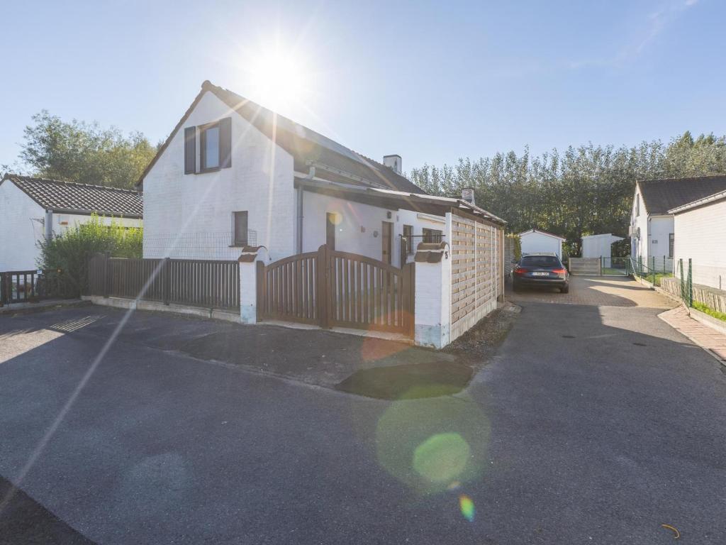 Το κτήριο όπου στεγάζεται  η παραθεριστική κατοικία