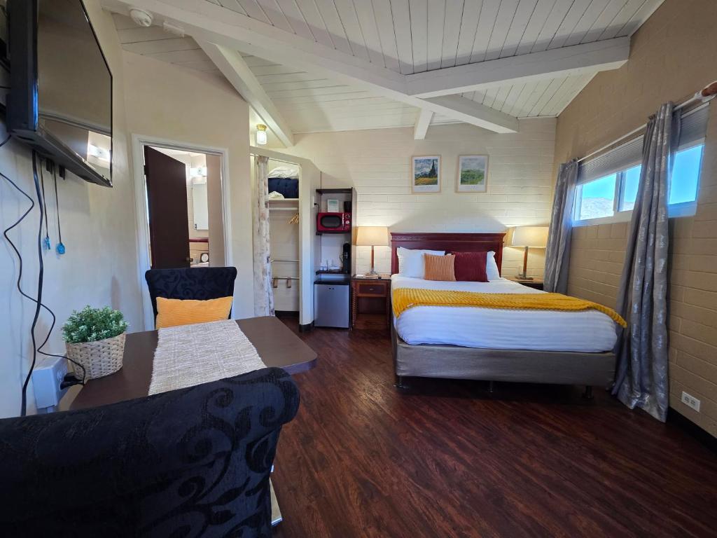 Sierra Lodge Three Rivers - 