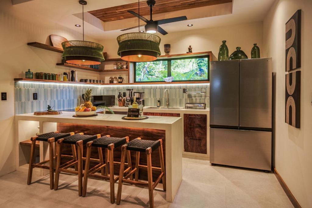 Eldhús eða eldhúskrókur á Wabi Sabi Villa