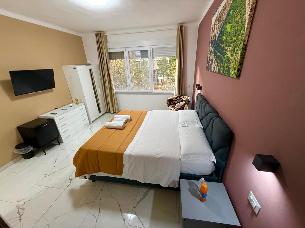 Luna Guest House - Double Room With Private Bathroom