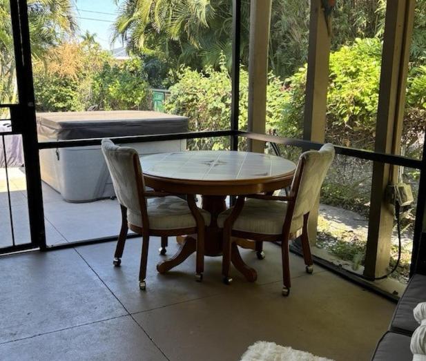 Μπαλκόνι ή βεράντα στο Guesthouse near Fort Myers Beach, Sanibel and Captiva islands