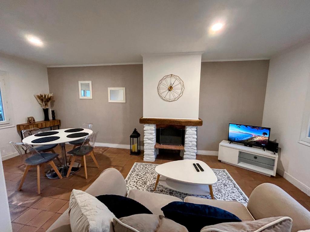 Μια τηλεόραση ή/και κέντρο ψυχαγωγίας στο Maison proche Mer