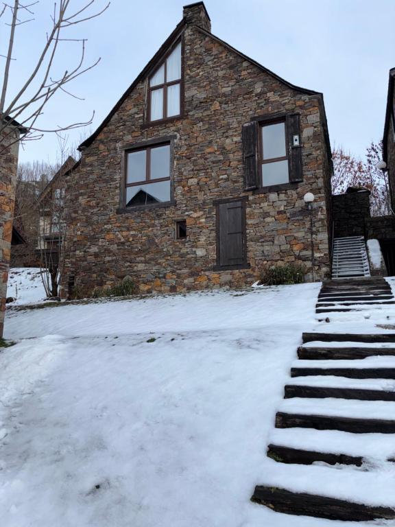 Το κτήριο όπου στεγάζεται  η παραθεριστική κατοικία