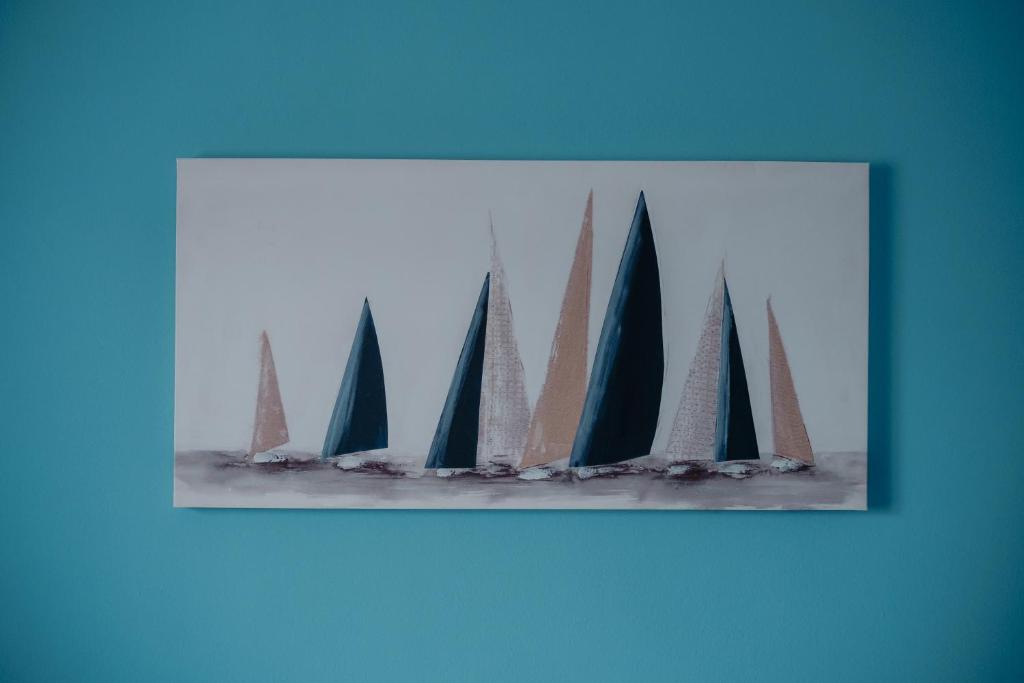 Sarina's apartment في باليرمو: صورة لمجموعة من القوارب الشراعية في الماء