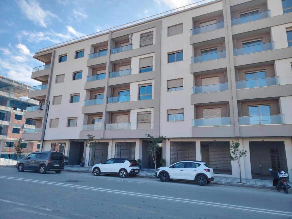 Το κτήριο όπου στεγάζεται  το διαμέρισμα