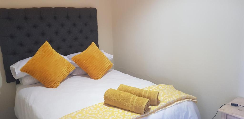 Postel nebo postele na pokoji v ubytování 4th On Boundary