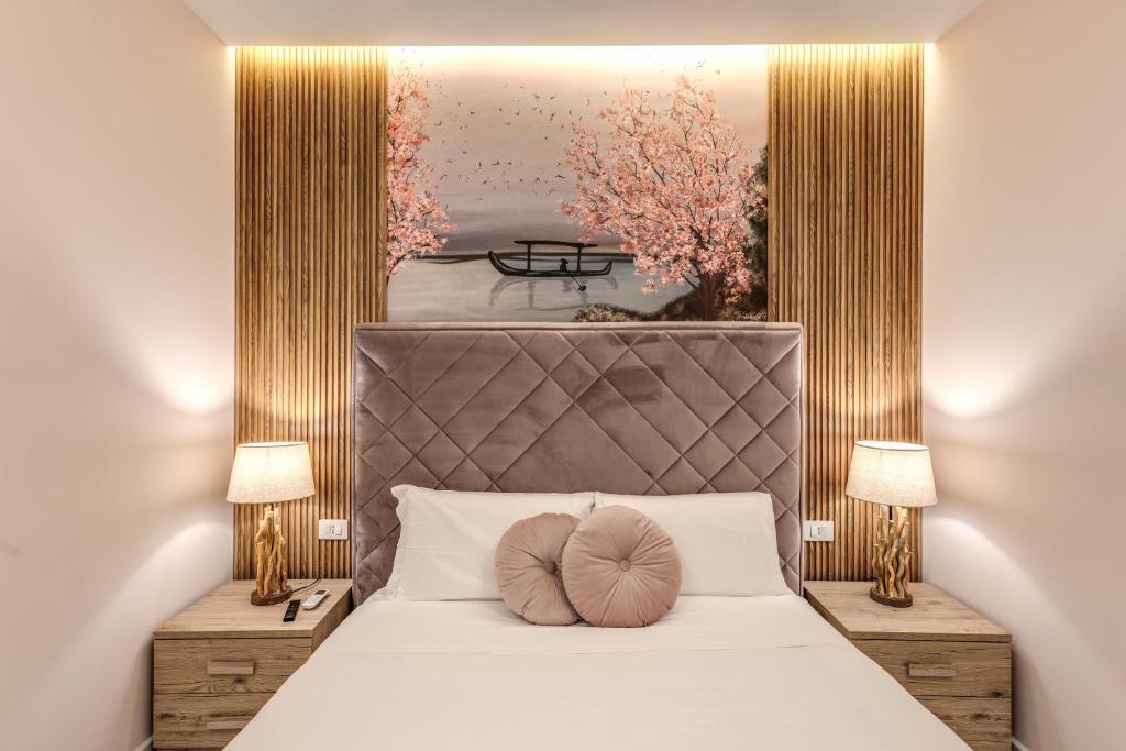 Sanità Naples Central Grand Apartment for 10 Guest