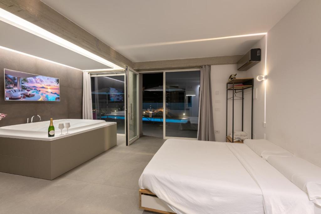 Tropicana Suite - Adults Only