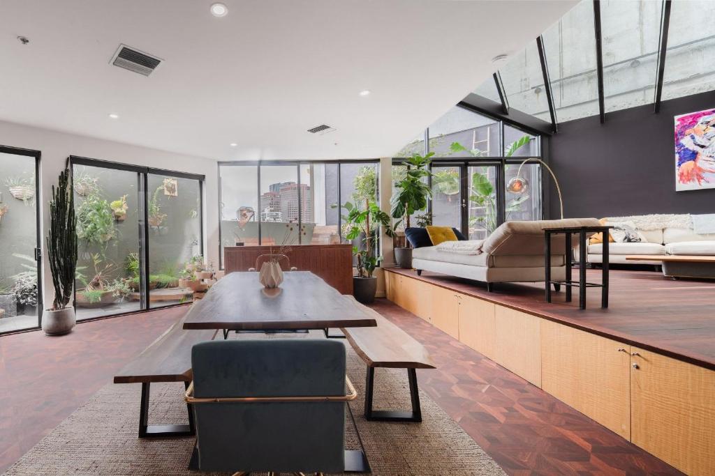 Photo inspiration: Picture Idea: Luxury Penthouse Private Roof Terrace Jacuzzi Breath Taking Views