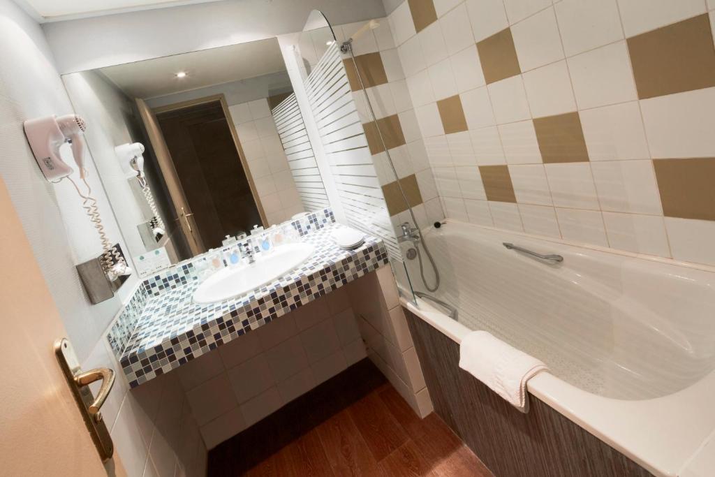 Hôtel Europe and Spa - Resim 21