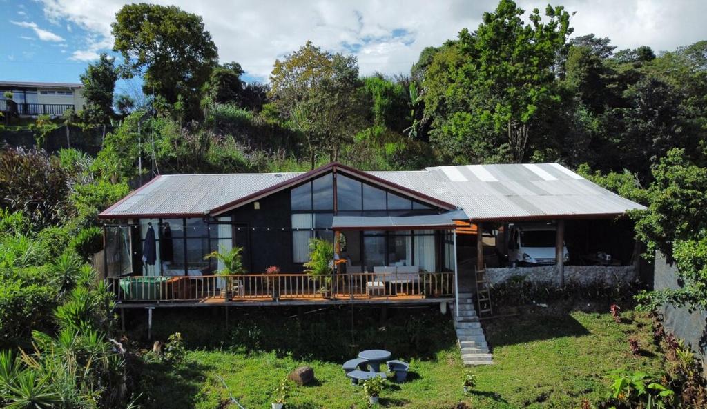 Zahrada ubytování Mountain Retreat with Stunning view at Ube's House