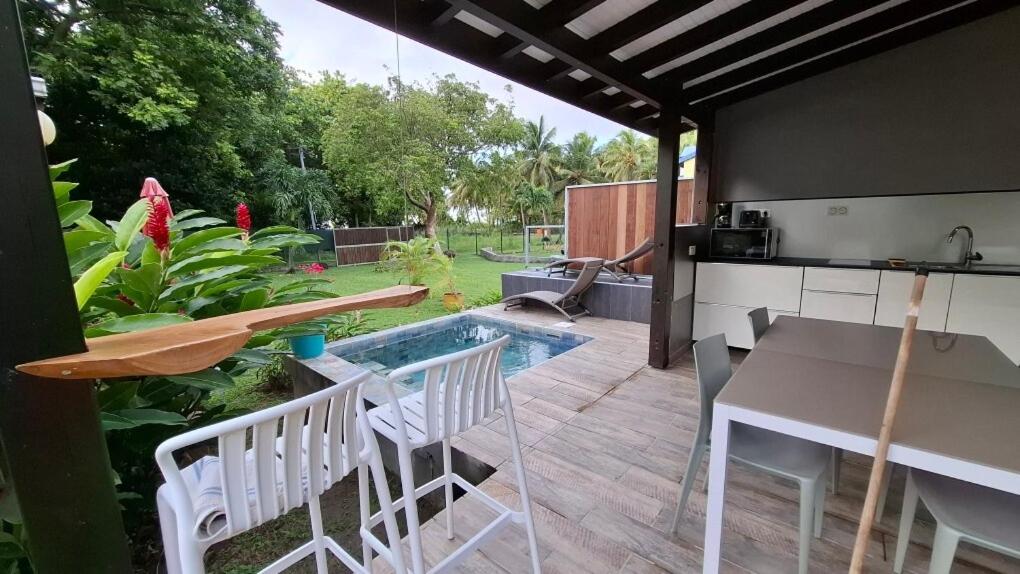 Zahrada ubytování Rêve créole "villa Claire" mer plage mini piscine
