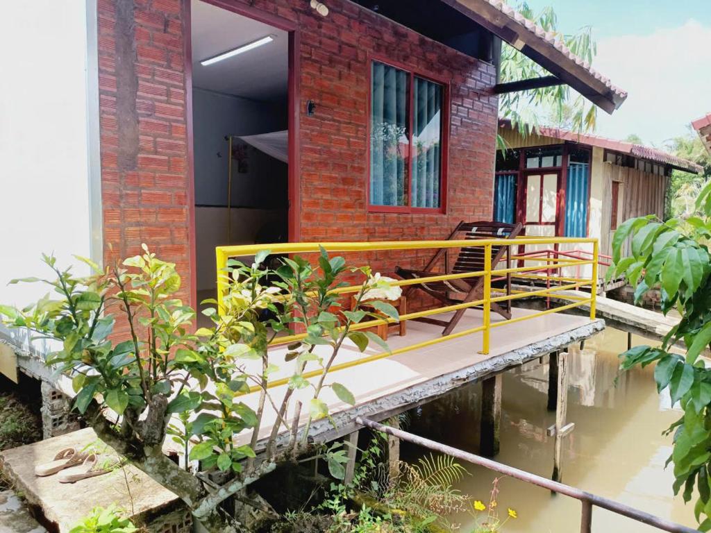 Brown House Resort - 2