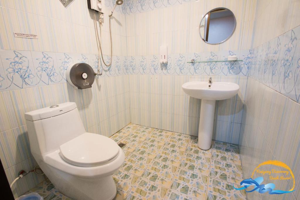 Koupelna v ubytování Naiyang Discovery Beach Resort SHA