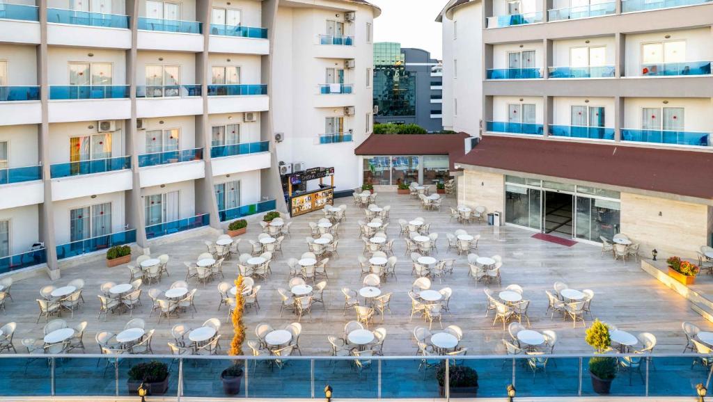 لابی و فضای عمومی Ramada Resort Side - تصویر ۵
