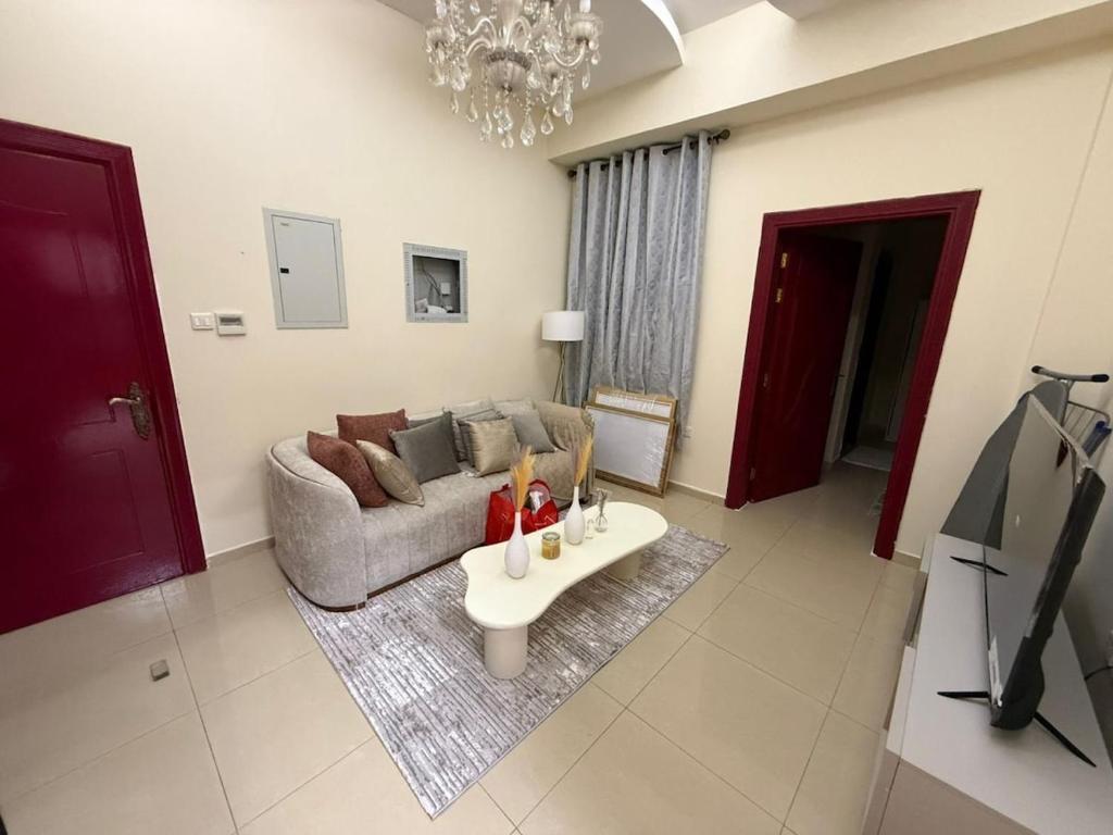 Posezení v ubytování Bloomfields Modern 1Br Apt Brieki Al Ain