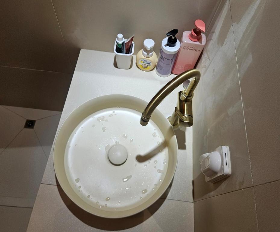 Ein Badezimmer in der Unterkunft Kgolmok house