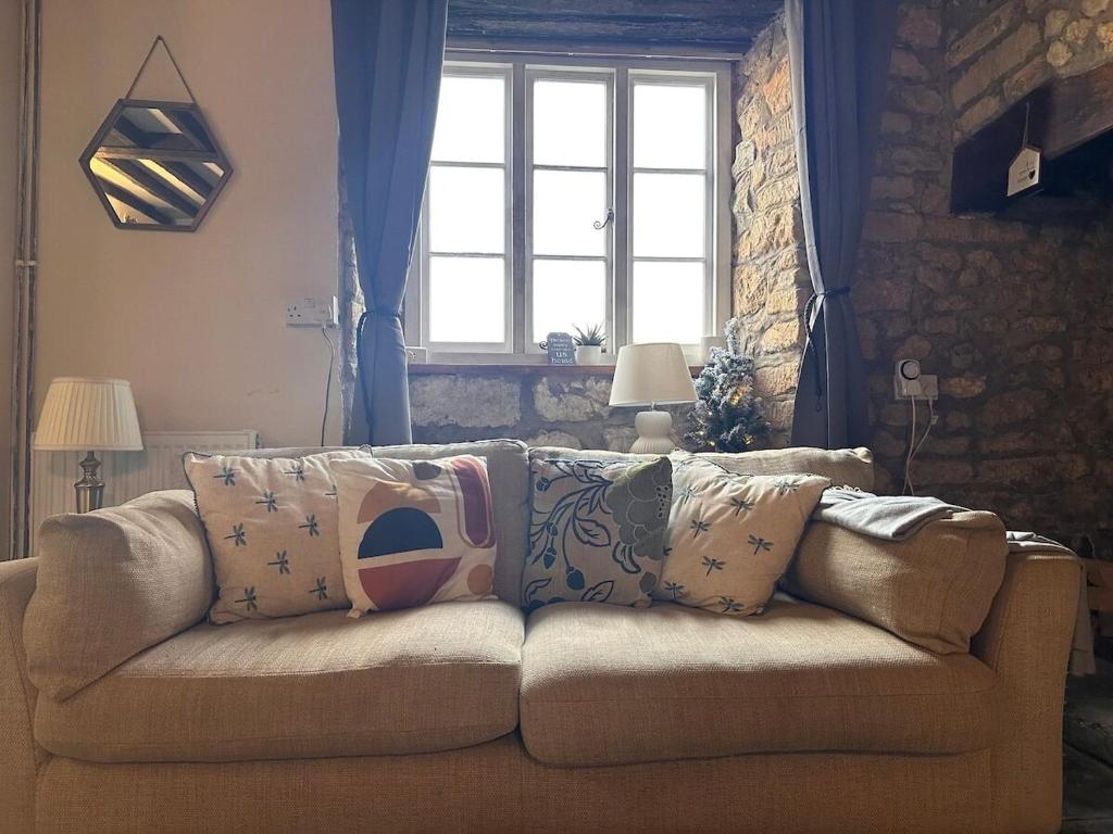 Et opholdsområde på Rustic Cottage in the countryside