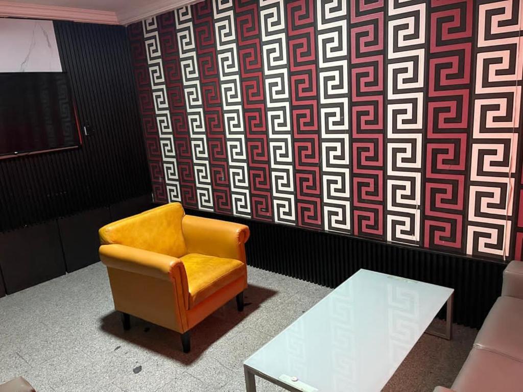Gallery image of Hotel Paris Suites in Festac Town