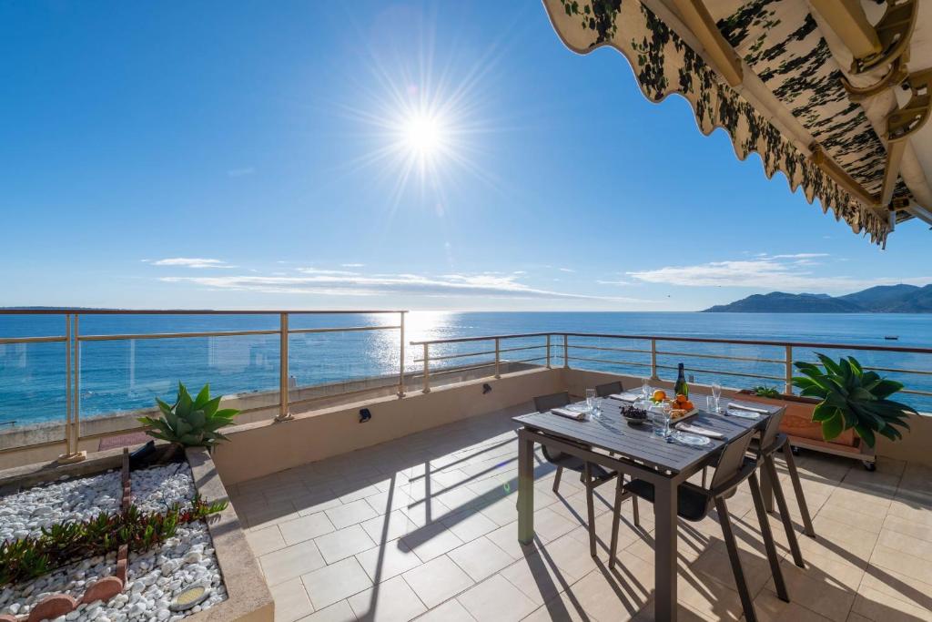 2-Br Panoramic Sea View & Beach Access