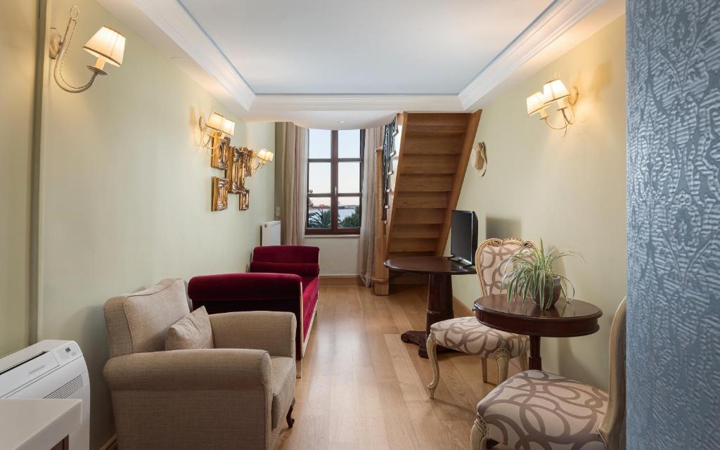 Civitas Suites Hotel - 14