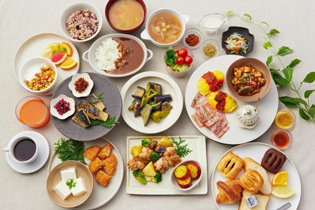 Jídlo v hotelu nebo okolí