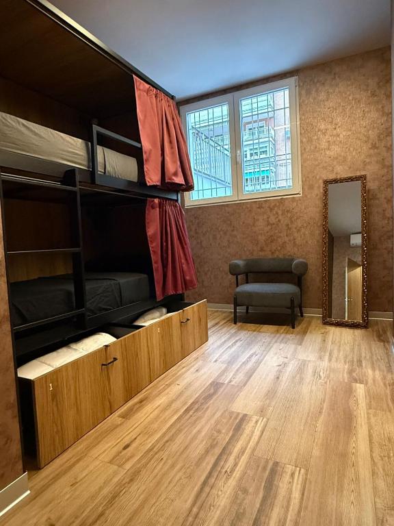Velvet Hostel Business - Letto A Castello In Dormitorio Misto
