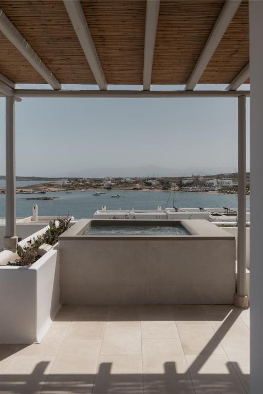 Akria Seaside Suites - 5