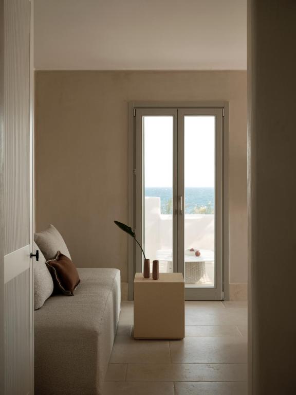 Akria Seaside Suites - 14