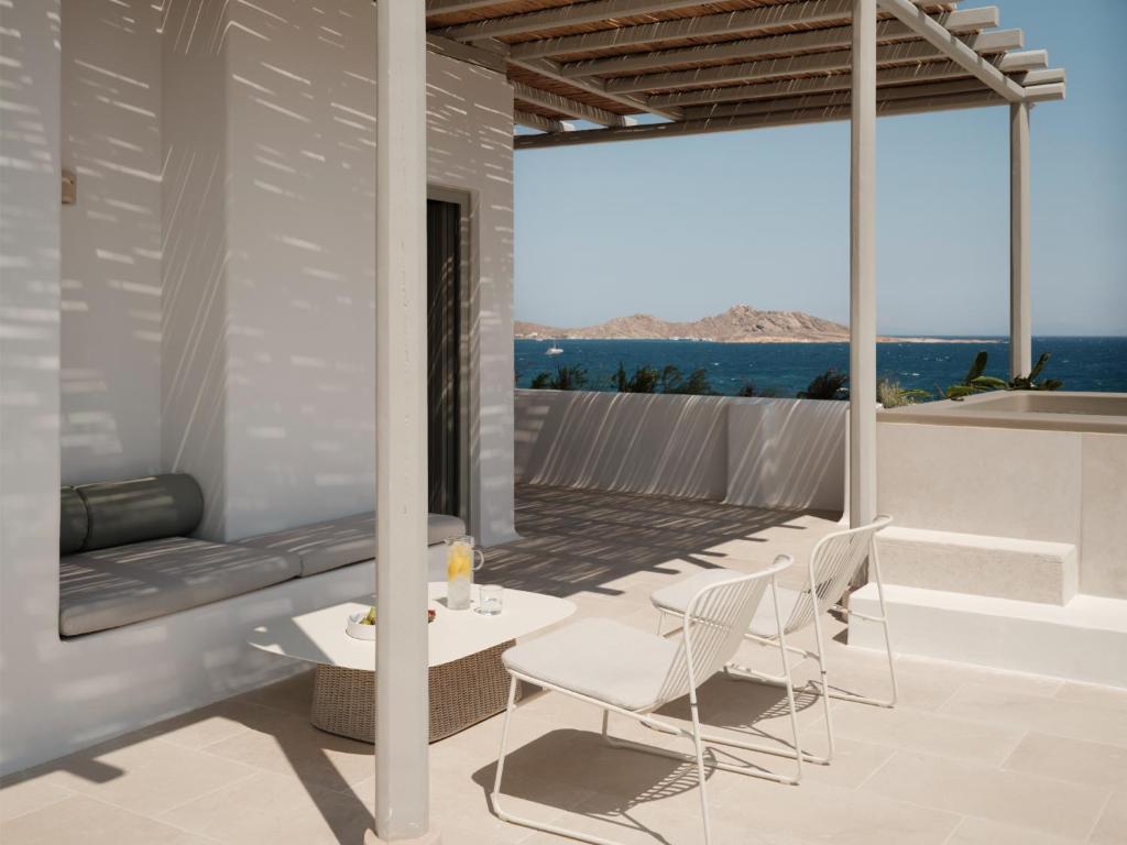 Akria Seaside Suites - 17