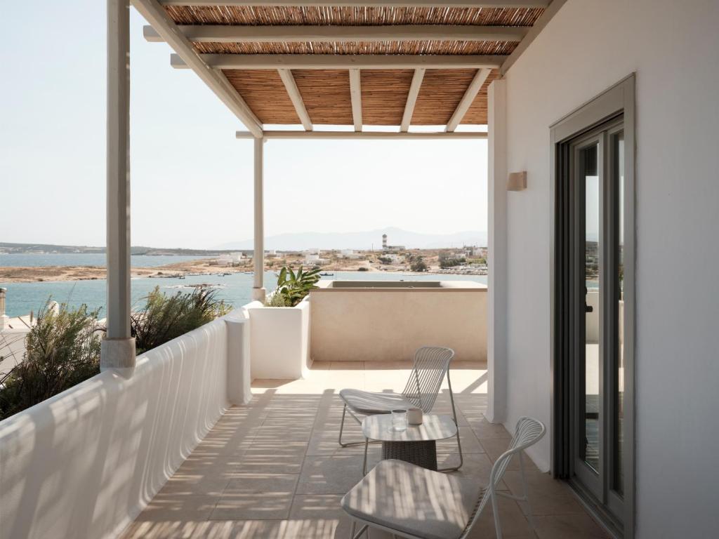Μπαλκόνι ή βεράντα στο Akria Seaside Suites