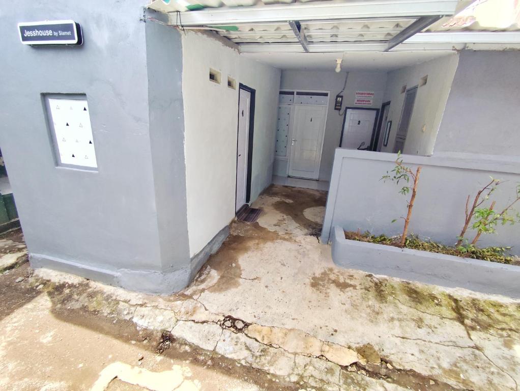 Φωτογραφία από το άλμπουμ του Jess House by Slamet σε Padayungan