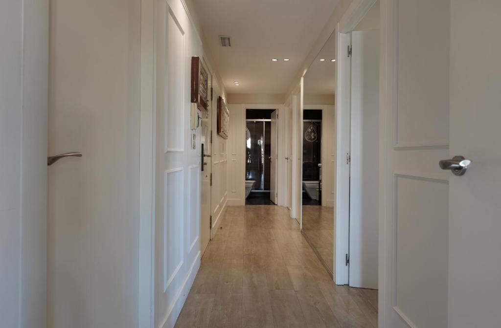 Enjoybcn Miro Apartments - 13