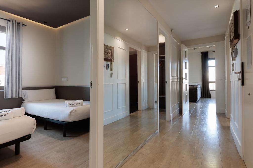 Enjoybcn Miro Apartments - 3