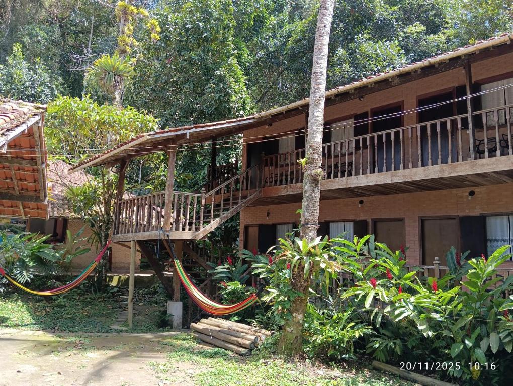 Vườn quanh Pousada Mar Azul