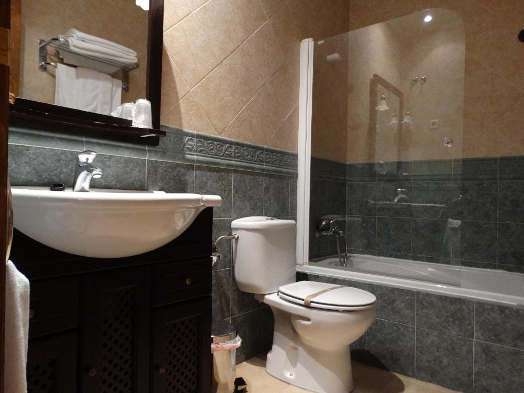 Koupelna v ubytování Hostal EL MESON