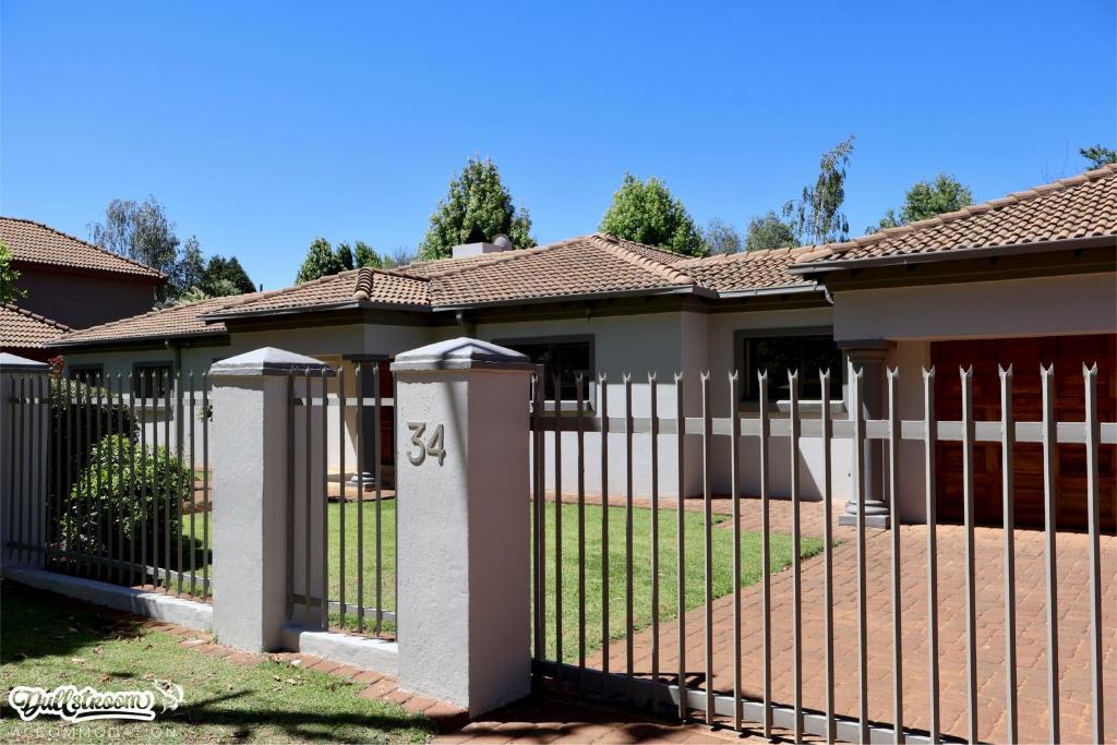 Το κτήριο όπου στεγάζεται  η παραθεριστική κατοικία