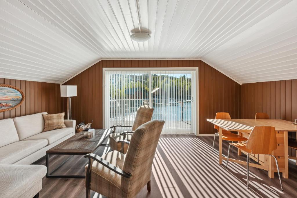 Posezení v ubytování Furiholmen