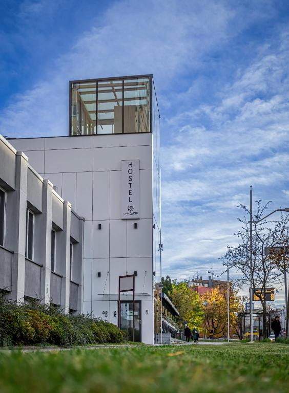 Hostel OPEN GARDEN - 4