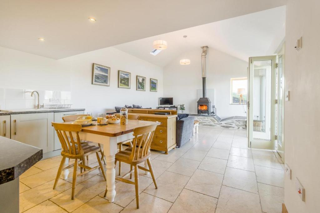 Køkken eller tekøkken på 1 Bed in Llangower oc-t34142