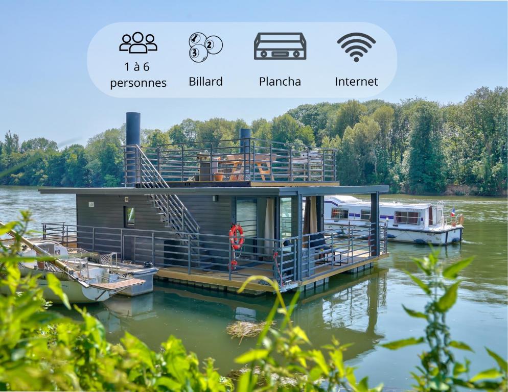 a house boat on the water with the names of the parts at HouseBoat - Une maison sur l'eau in Conflans-Sainte-Honorine